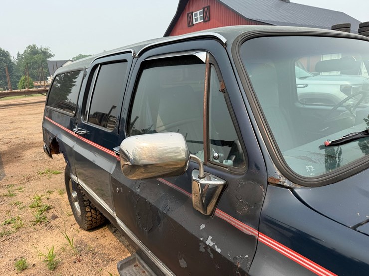1987-gmc-suburban-image-30