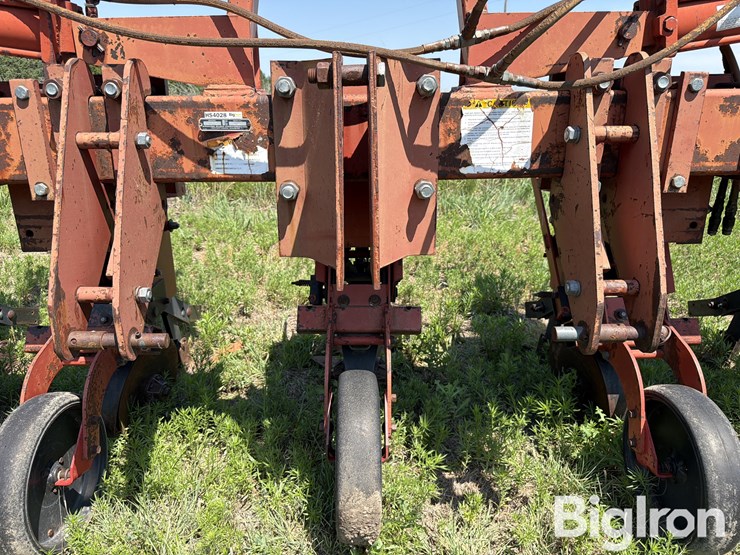 krause-4708-8r30"-no-till-cultivator-image-9