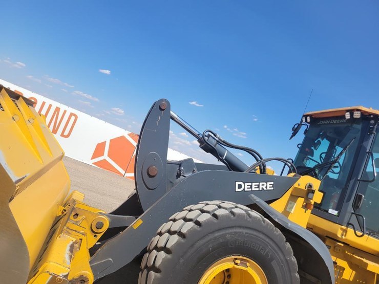 2022-john-deere-644-image-13