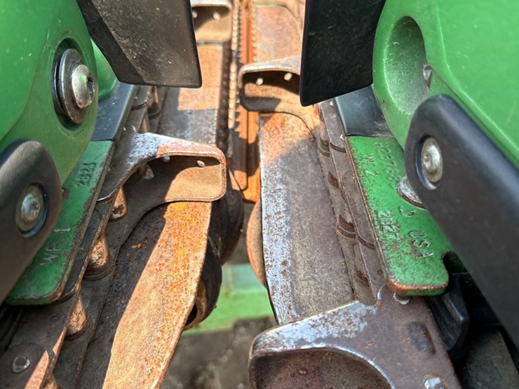 2012-john-deere-608c-image-8