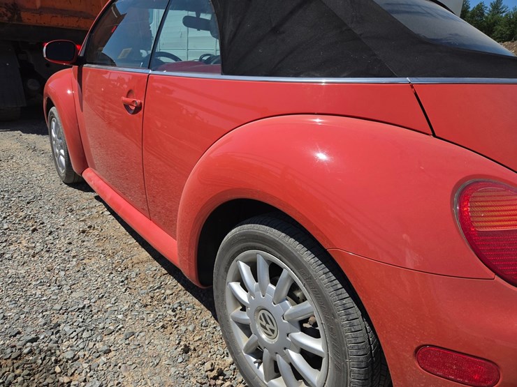 #61153-•-2005-volkswagen-convertible-image-13
