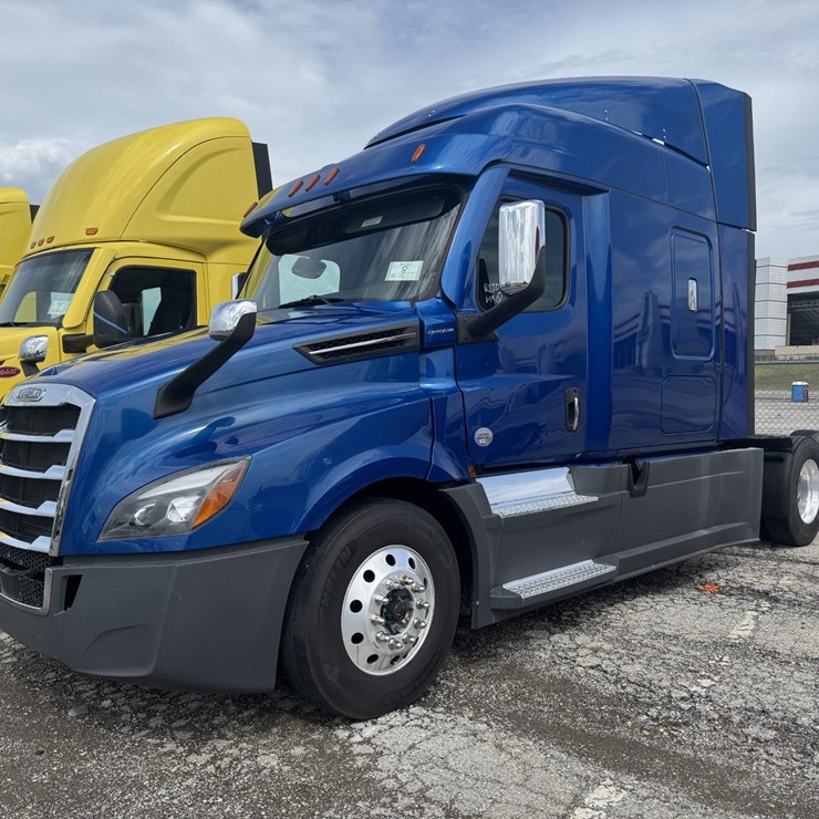 2023 FREIGHTLINER CASCADIA 126