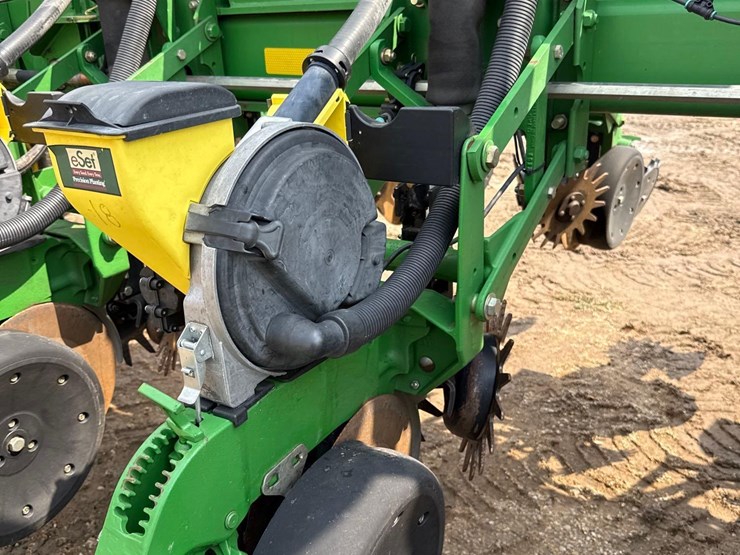 2006-john-deere-1770nt-image-17