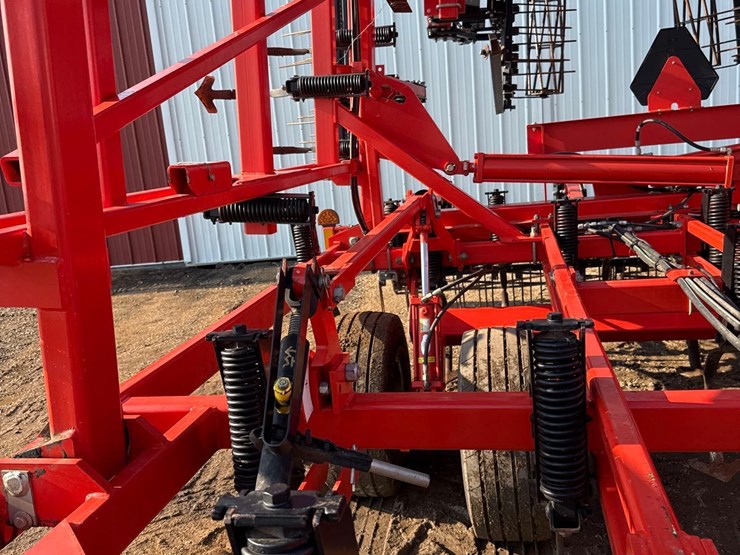 2013-kuhn-krause-5635-46ft-field-cultivator-image-33