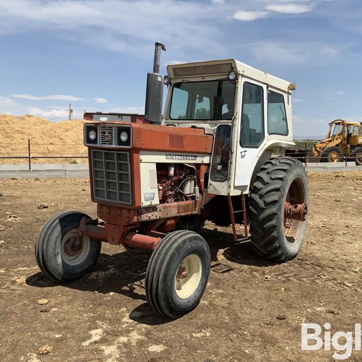1972 INTERNATIONAL 966