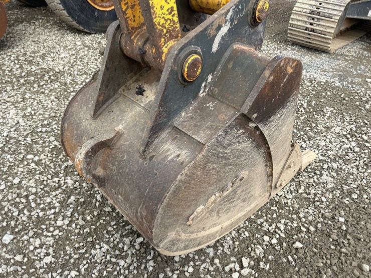 komatsu-pc130-11-image-12