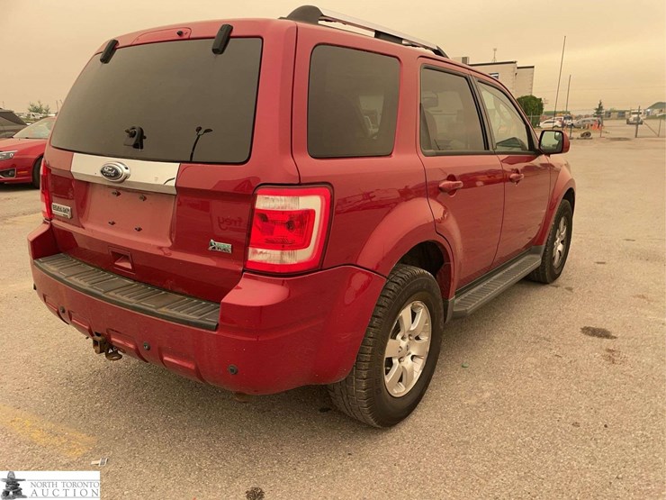 2011-ford-escape-image-5