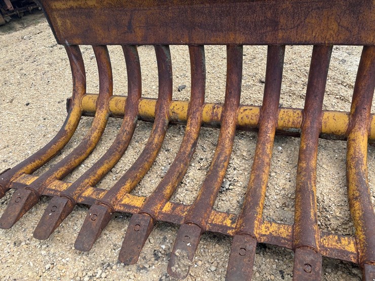 #2289-•-tractor-motor-corp-10098-8'-dozer-mounted-root-rake-image-2