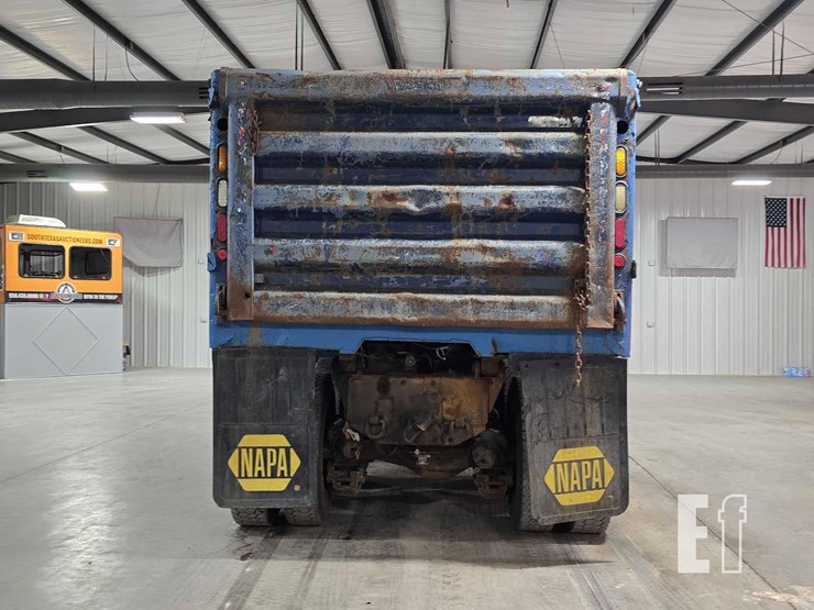 2007-mack-granite-cv713-image-8