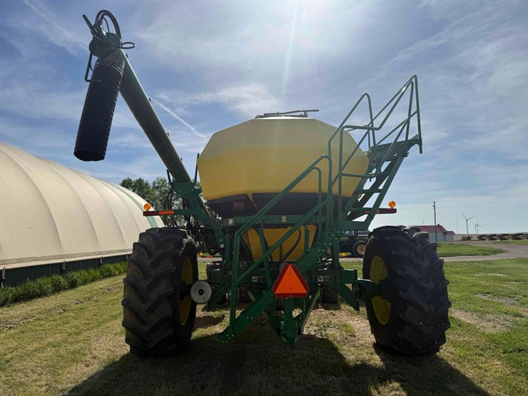 2013-john-deere-1830-image-26