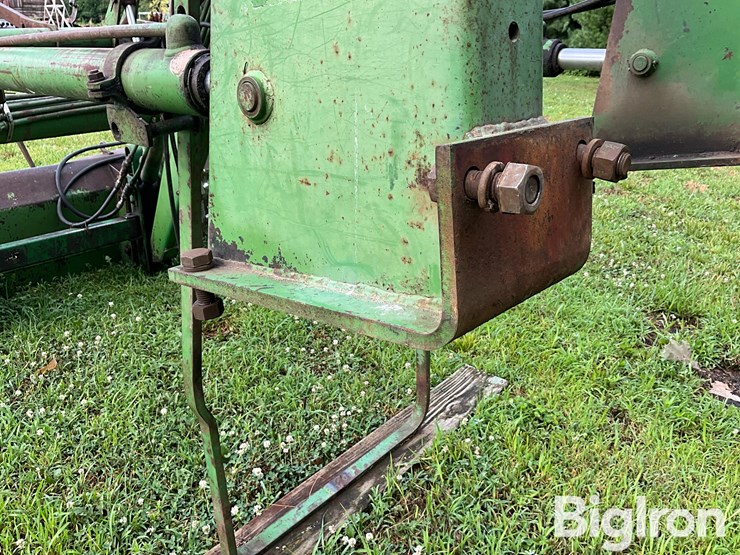 john-deere-158-image-9