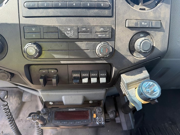 2011-ford-f350-image-44