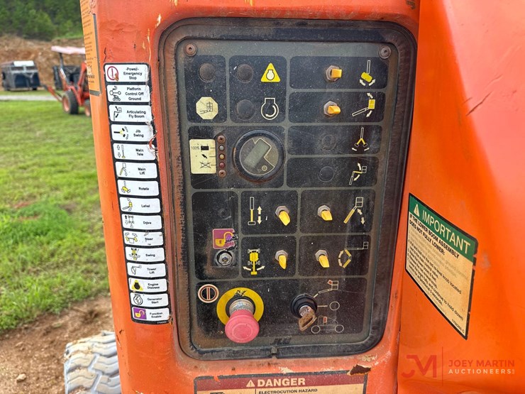 2017-jlg-e400a-image-13