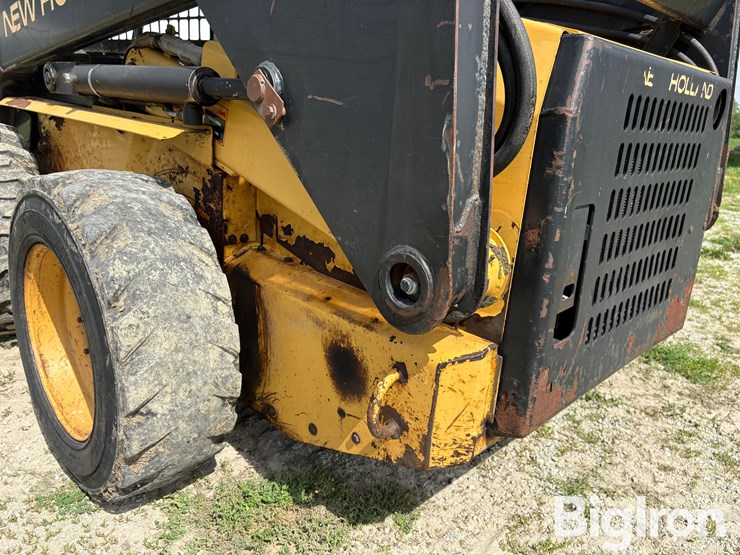 new-holland-lx565-image-15