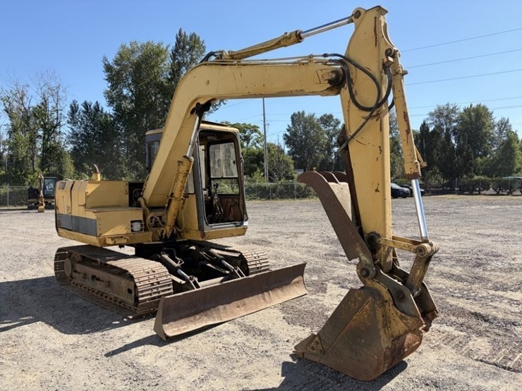 1990-caterpillar-e70b-image-2