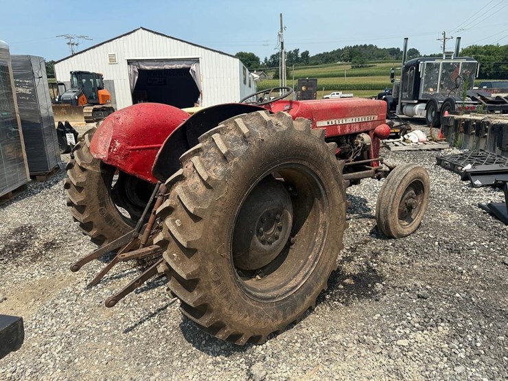 massey-ferguson-135-image-4