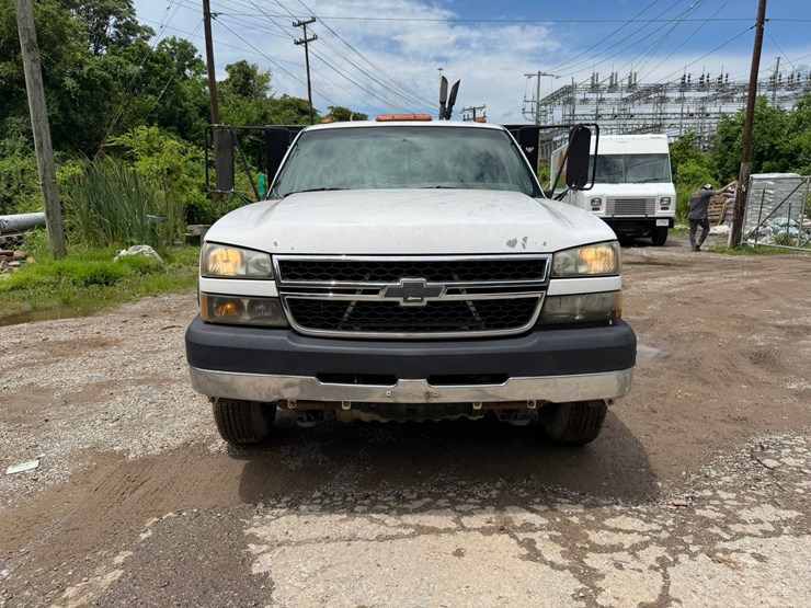 2007-chevrolet-3500-image-8