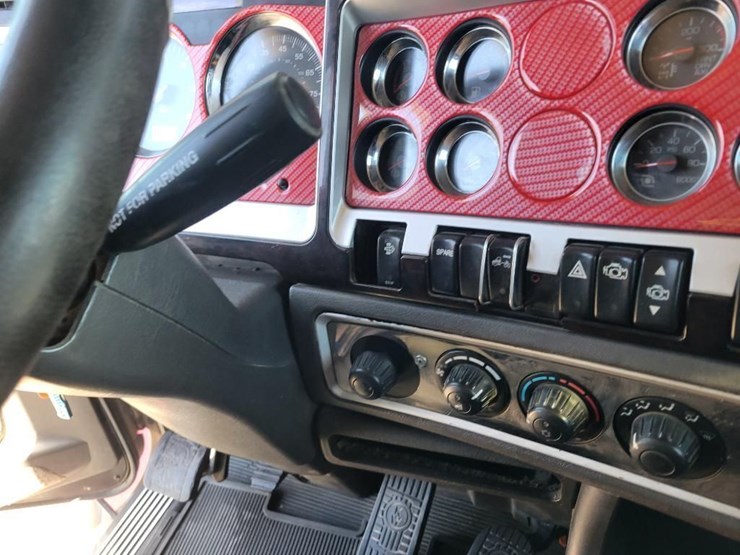 2010-kenworth-t800-image-52