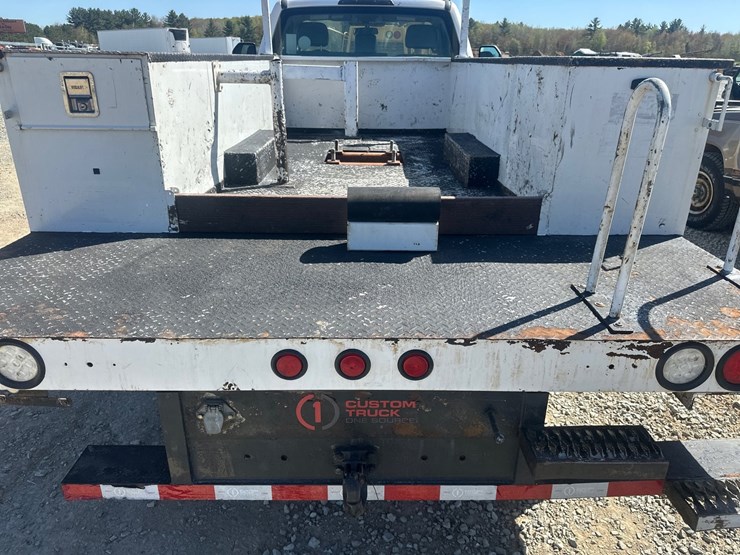 2019-ford-f550-image-18