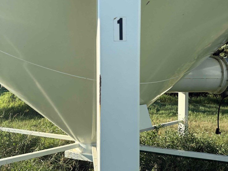 amber-waves-hopper-bin-image-3