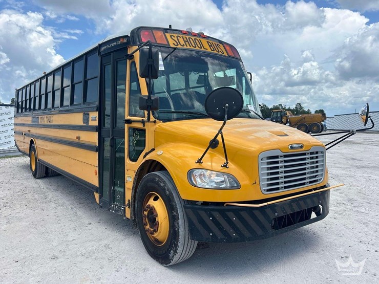 2016-freightliner-b2-image-2