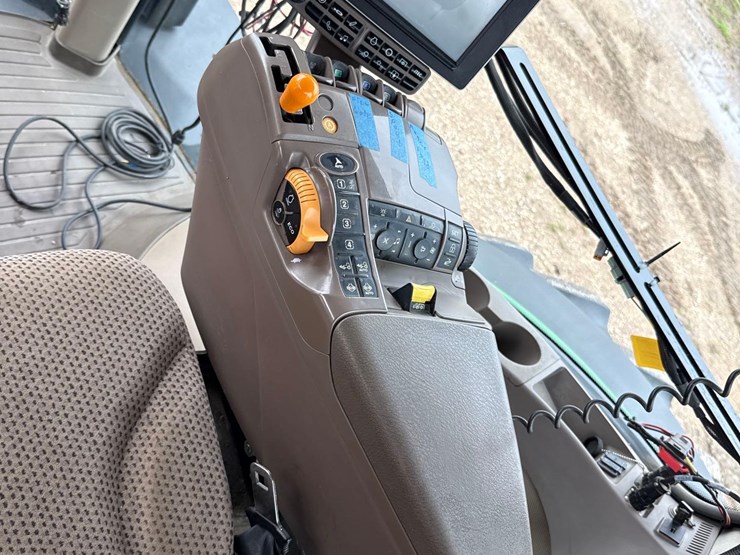 2014-john-deere-8320r-image-77