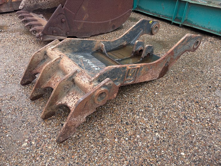 #39092-•-26in-excavator-thumb-image-1