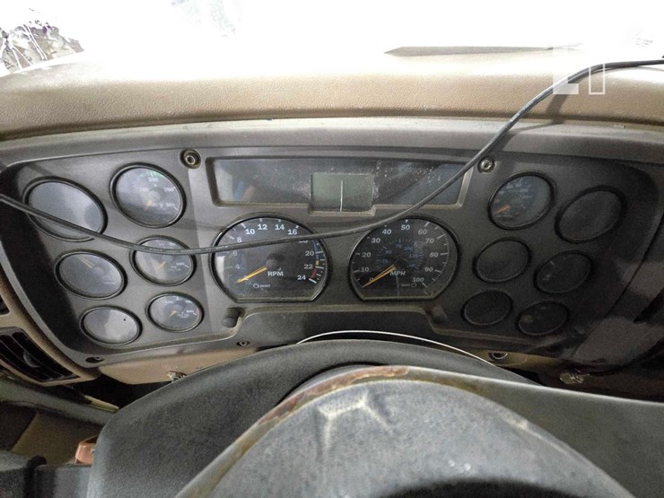 2007-mack-granite-cv713-image-12