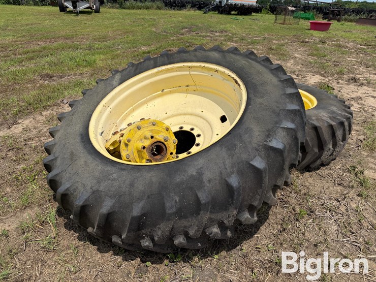 john-deere-10-image-1