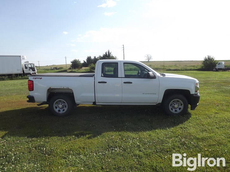 2017-chevrolet-silverado-1500-image-4