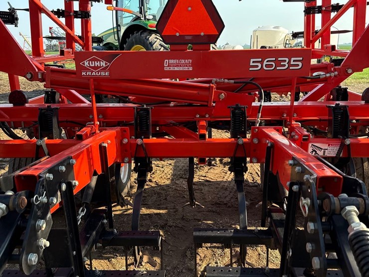2013-kuhn-krause-5635-46ft-field-cultivator-image-51