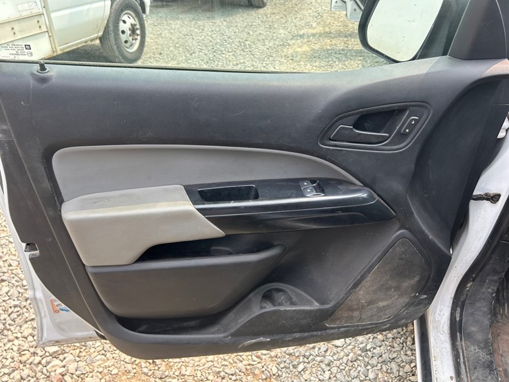 2019-chevrolet-colorado-image-43