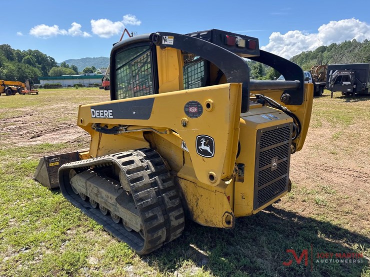 deere-ct332-image-4