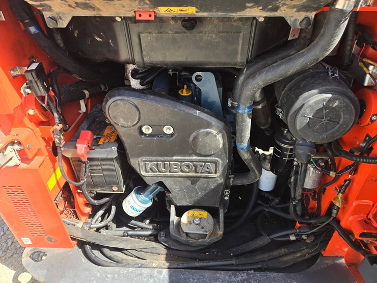 kubota-ssv75-image-31