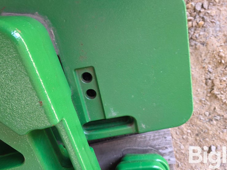 john-deere-weight-bracket-&-suitcase-weights-image-16