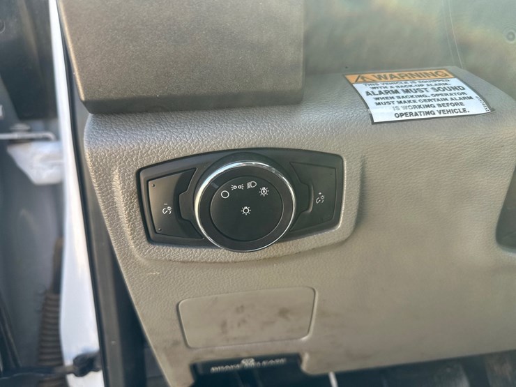 2019-ford-f550-image-27