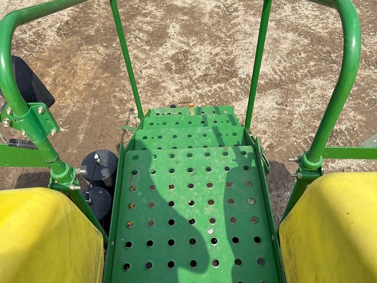 2006-john-deere-1770nt-image-67