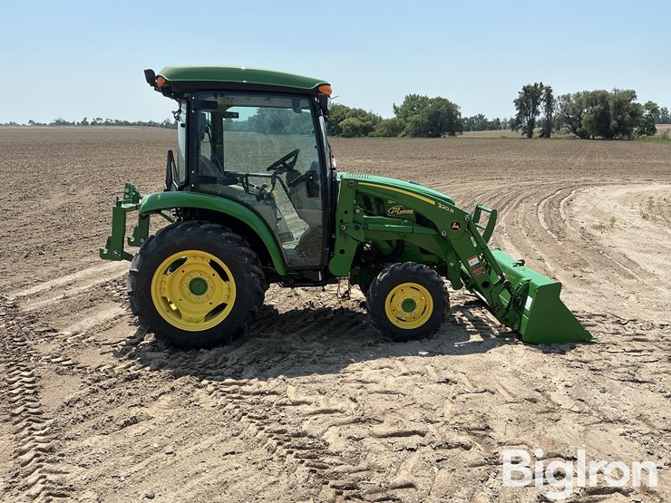 2024-john-deere-3046r-image-4