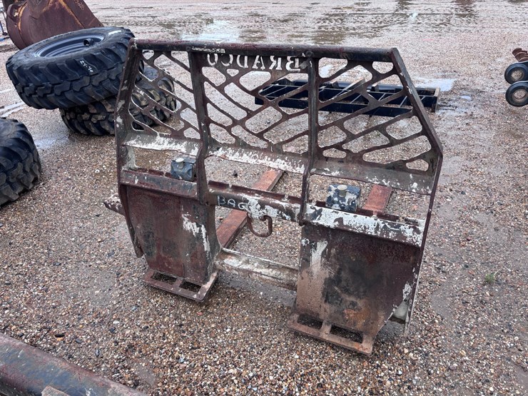 #39097-•-bradco-46in-forklift-mast-for-skid-steer-image-3