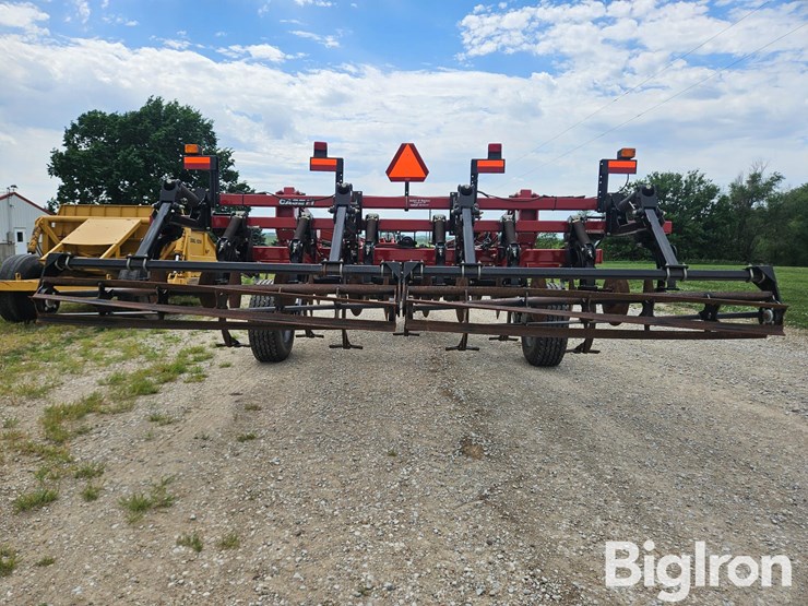 2014-case-ih-870-ecolo-tiger-7-shank-disk-ripper-image-6