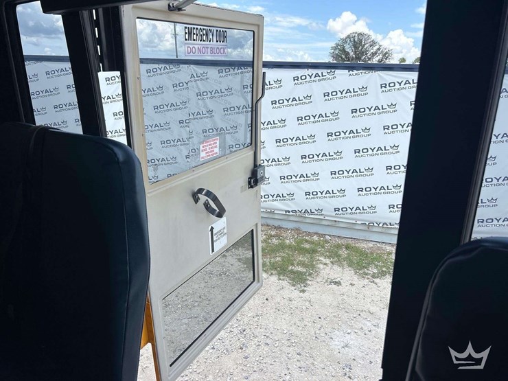 2016-freightliner-b2-image-21