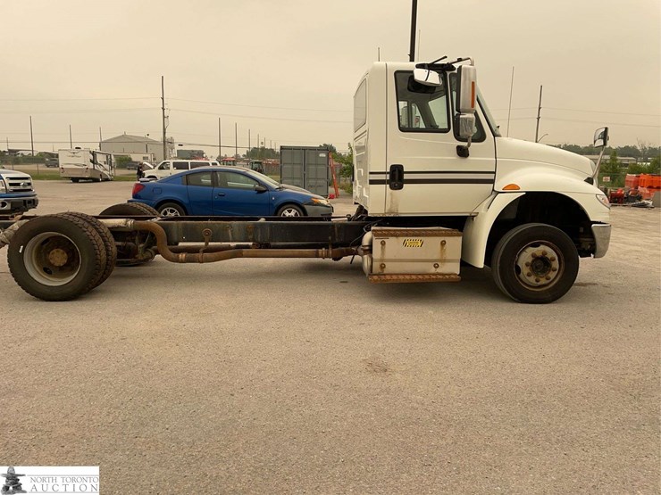2017-international-durastar-4300-image-4