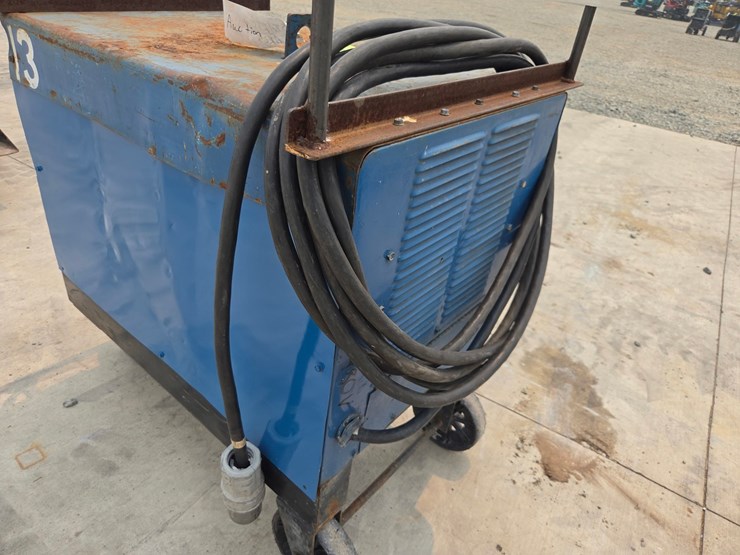 #5205-•-miller-srh-333-welding-power-source-image-9