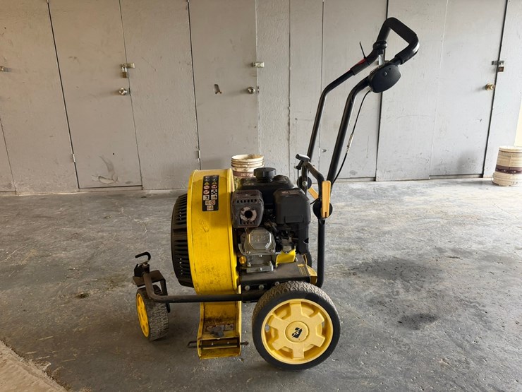 #4059-•-2021-champion-224cc-walk-behind-blower-image-2