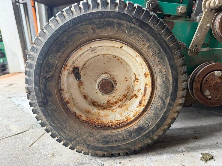 #4058-•-lesco-renovator-20-walk-behind-slit-seeder-image-27