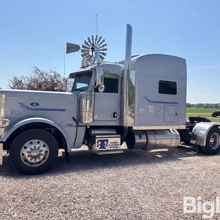 2020 PETERBILT 389