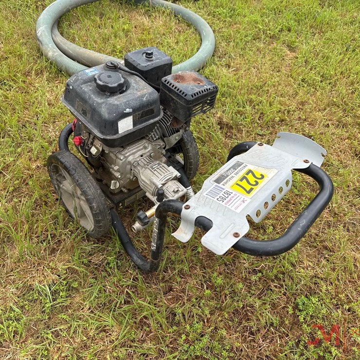 SIMPSON 3,000 PSI PRESSURE WASHER