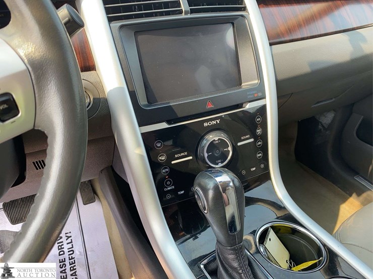 2011-ford-edge-image-13
