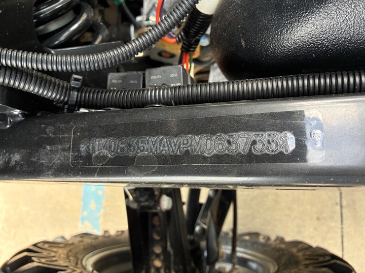 2023-john-deere-gator-image-14