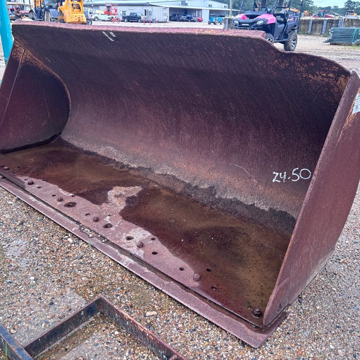 #39093 • CAT 94IN Q/C BUCKET WITH BOCE TO FIT 914G